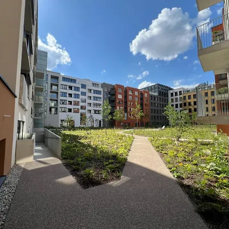 Riverside - Free Parking Apartment