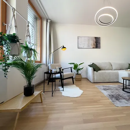 Riverside - Free Parking Apartment Prague