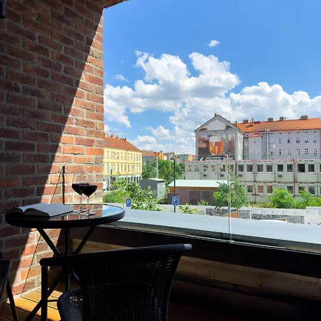 Riverside - Free Parking Apartment
