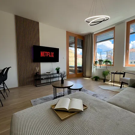 Apartment Riverside - Free Parking Prag